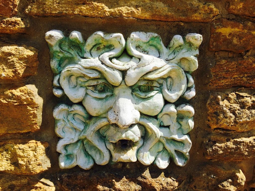 Inn Lord Poulett Arms
