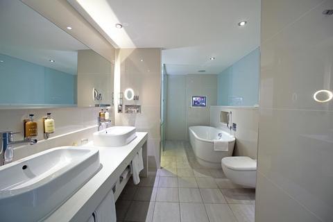 Hotel Hampton By Hilton Centre 3*