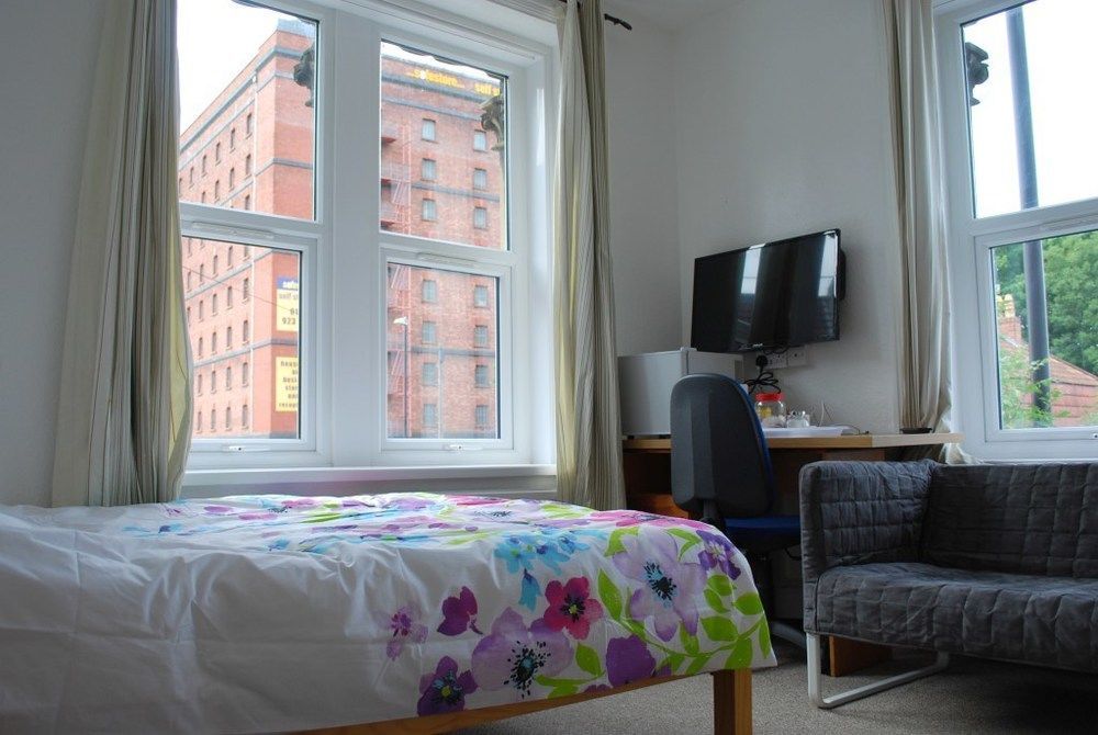 Clift Guest house