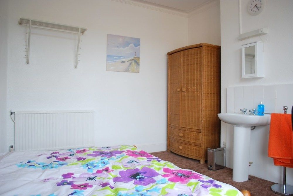 Clift Guest house 3*