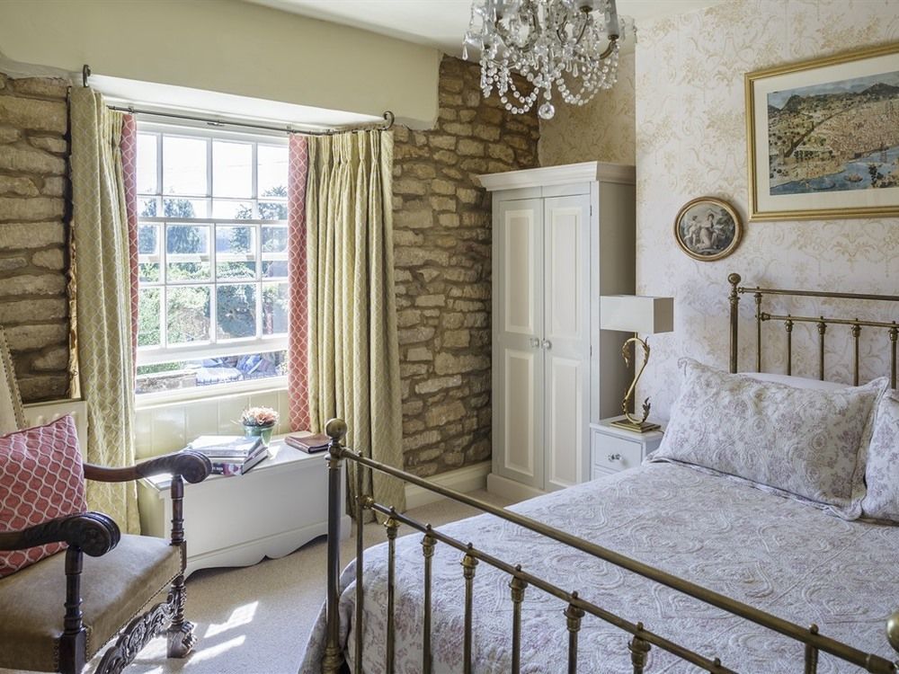 Lord Poulett Arms 3*