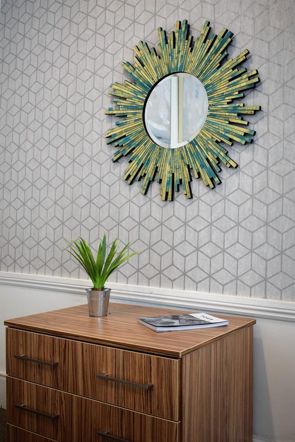 Berkeley Square Pads Apartment *