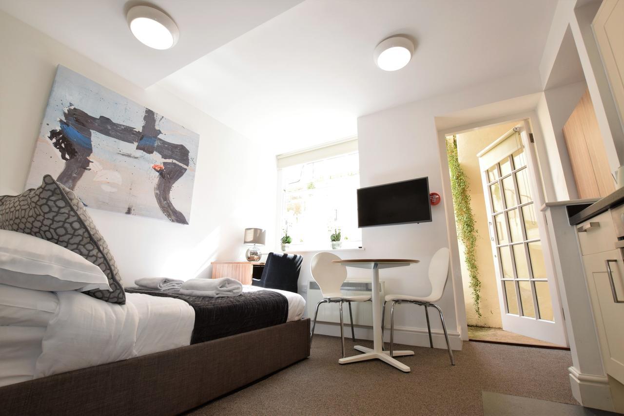 Apartment Berkeley Square Pads *