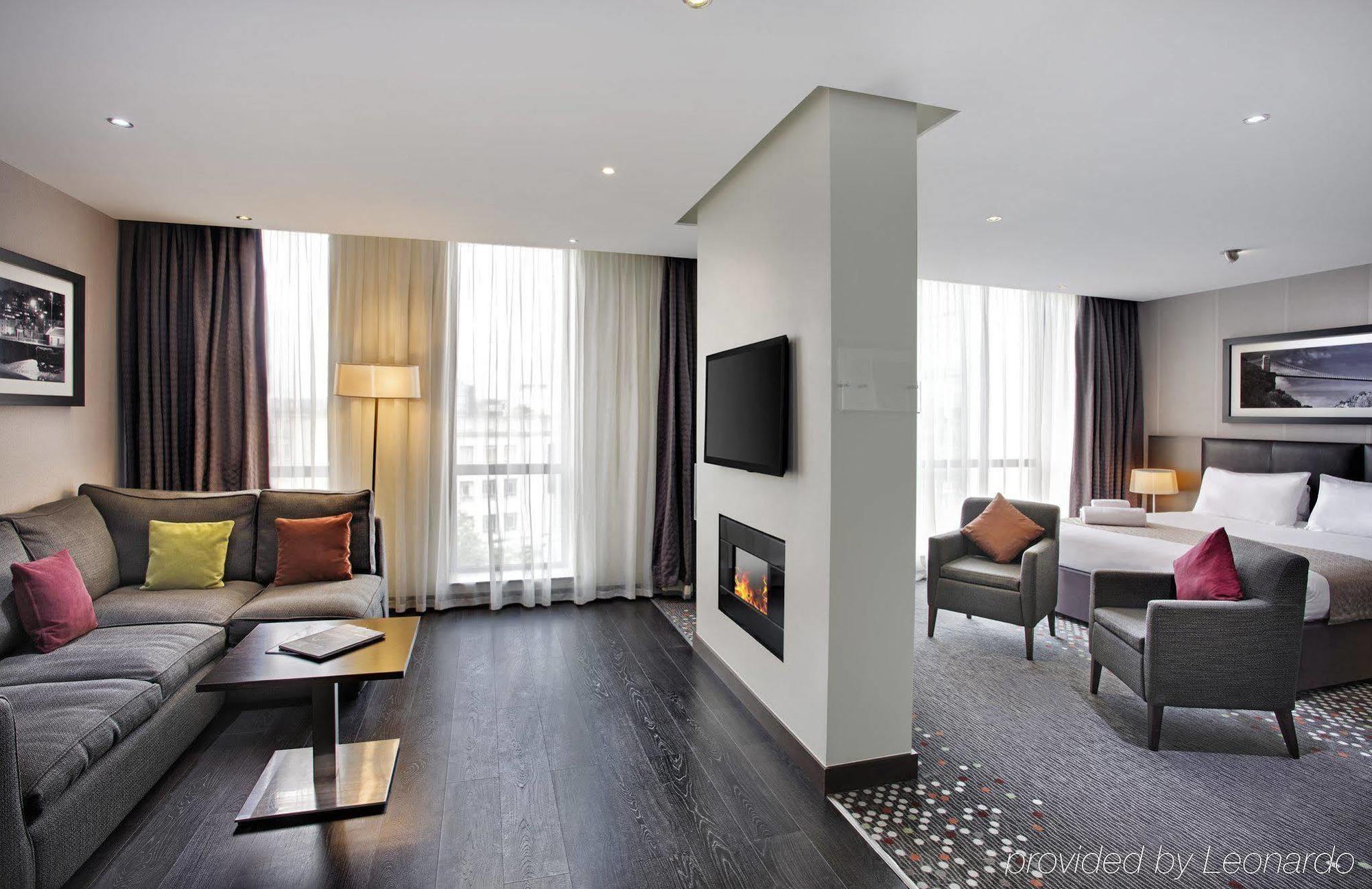 Centre By Ihg Hotel 4*