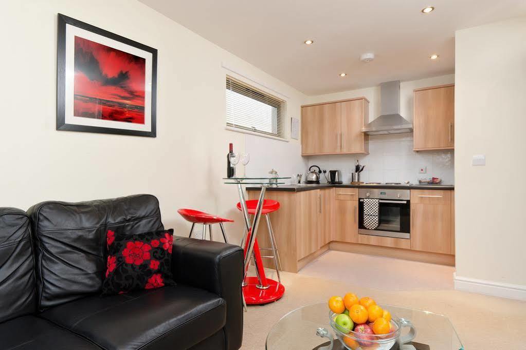 Apartment Your Cotham Lawn *