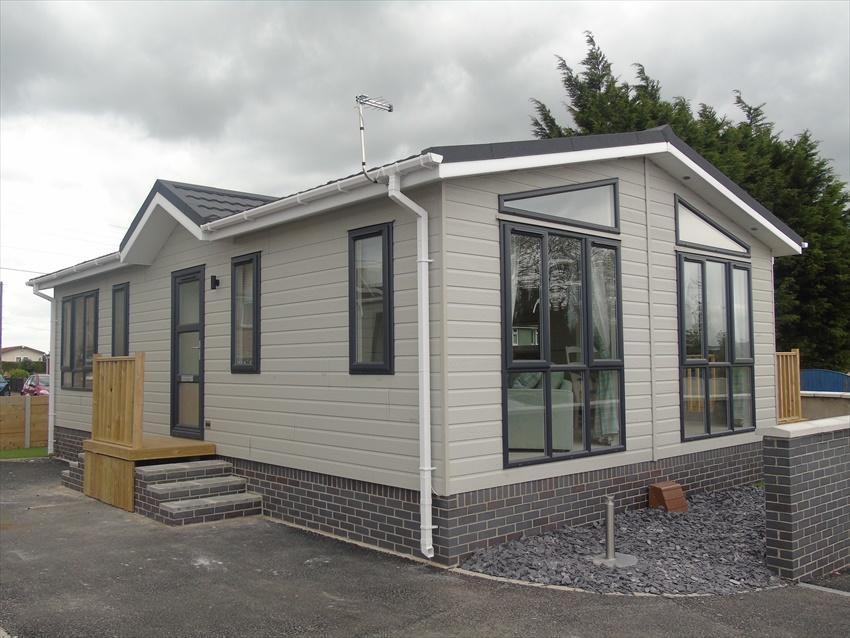 Hyattswood Lodges. Nr Brs Airport Lodge Bristol