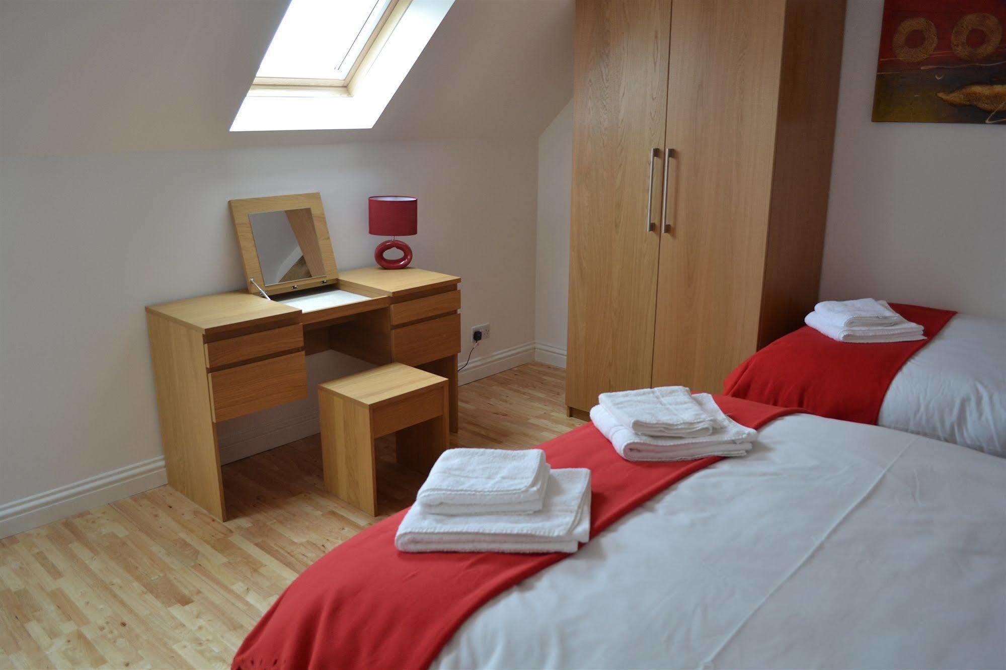 Serviced Lettings - Beaufort Court Apartment Bristol