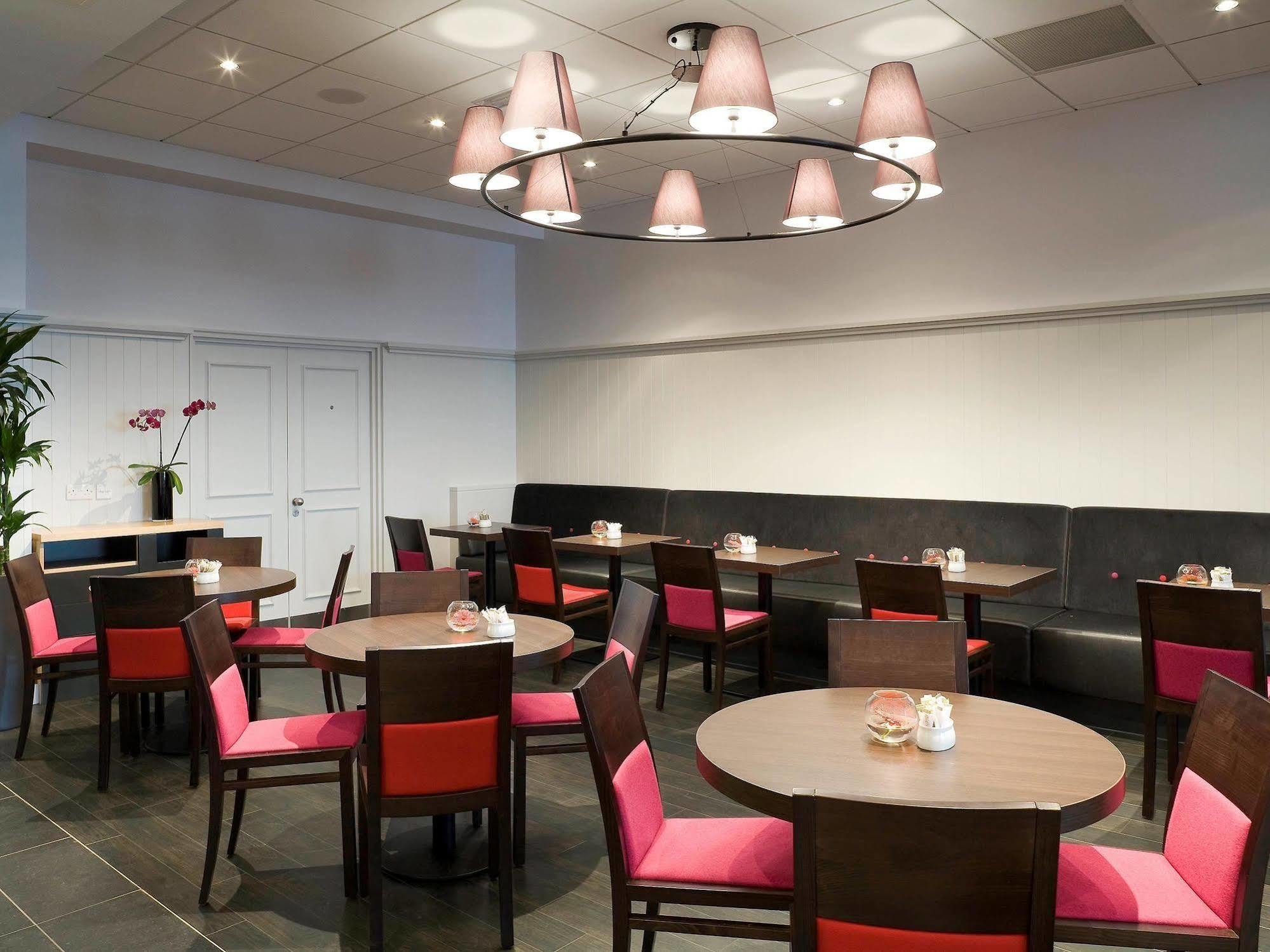 Ibis Temple Meads Hotel 3*