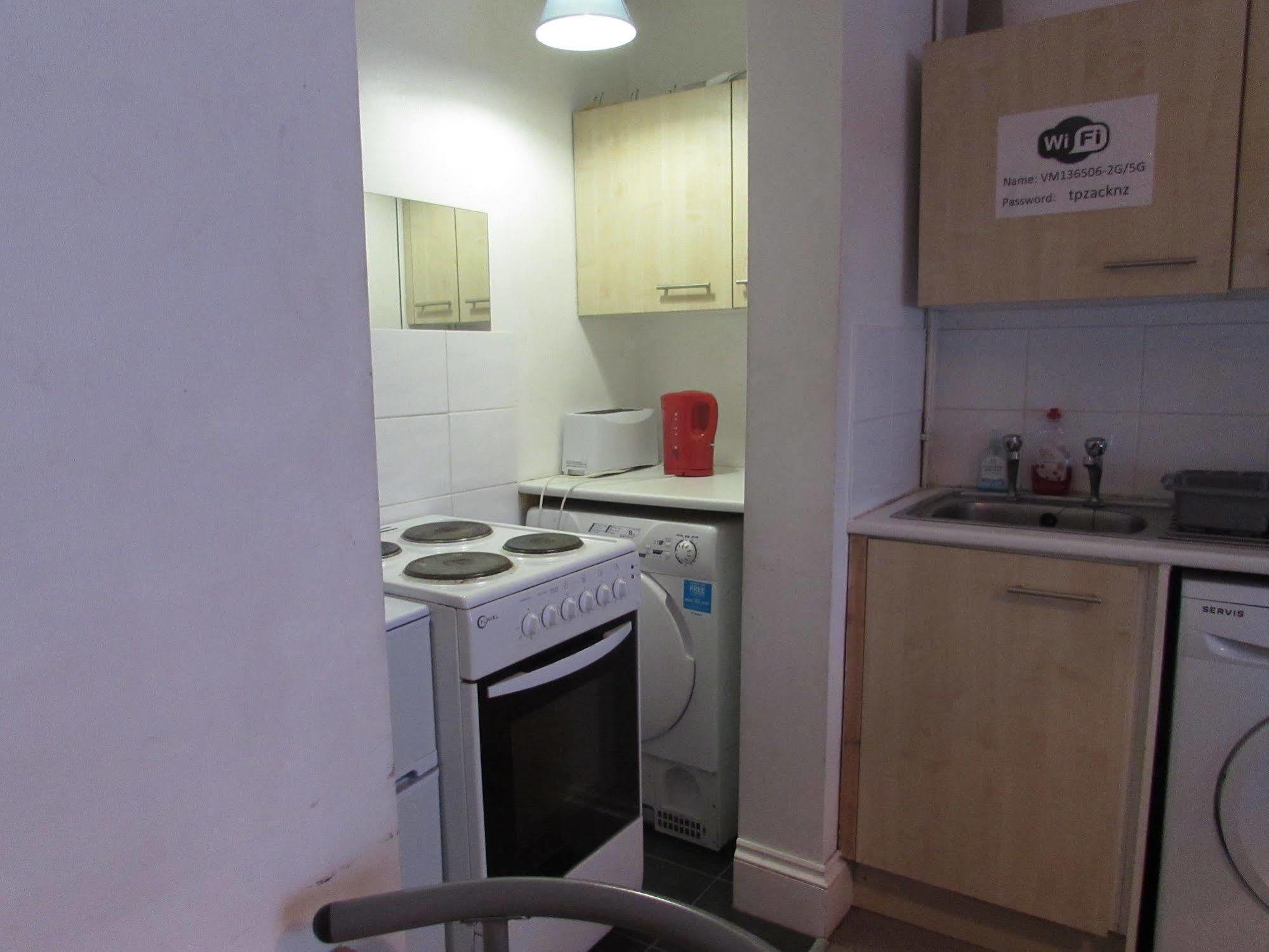 No 8 Apartments *