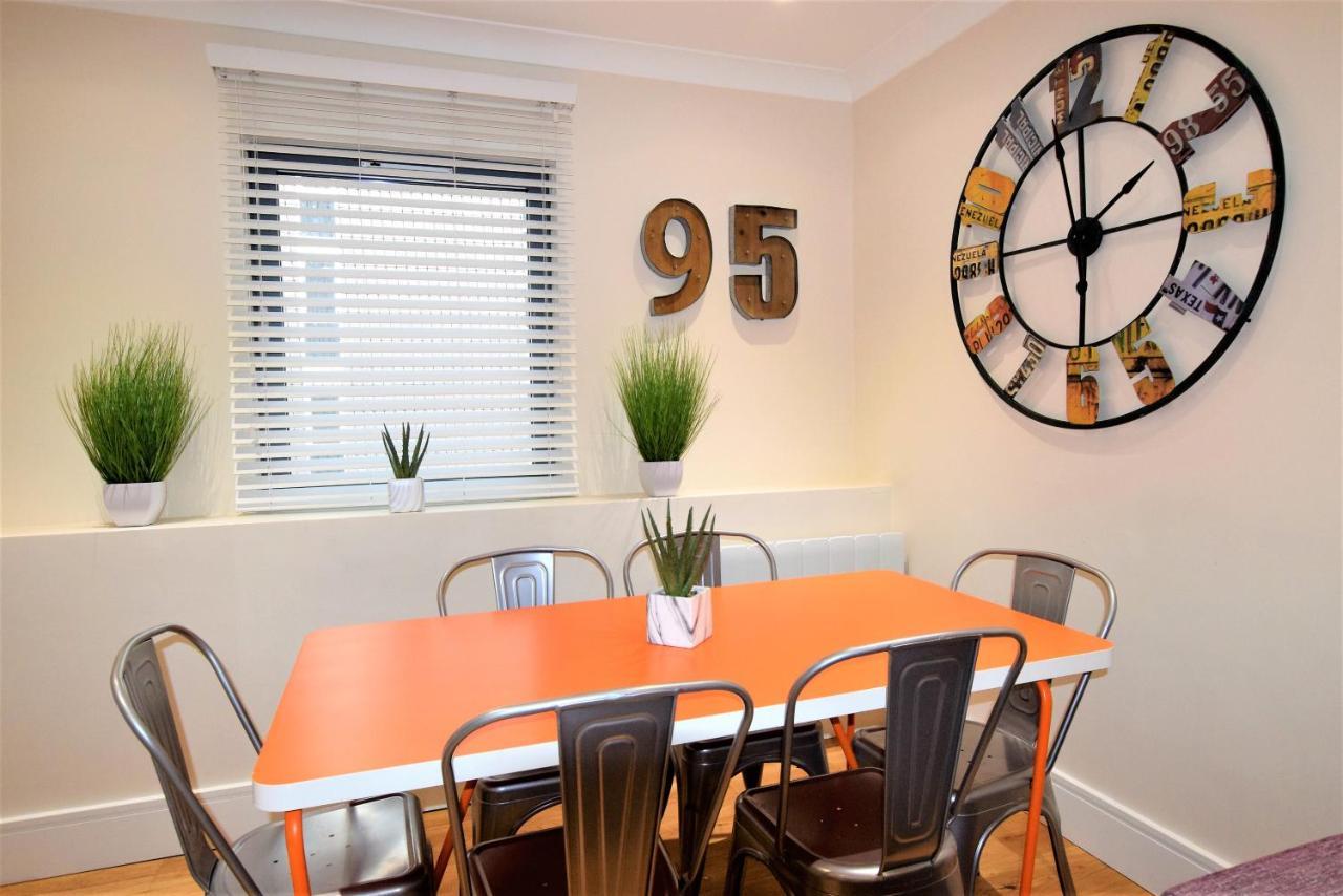 Yourapartment.com - Riverside City Centre Apartment Bristol