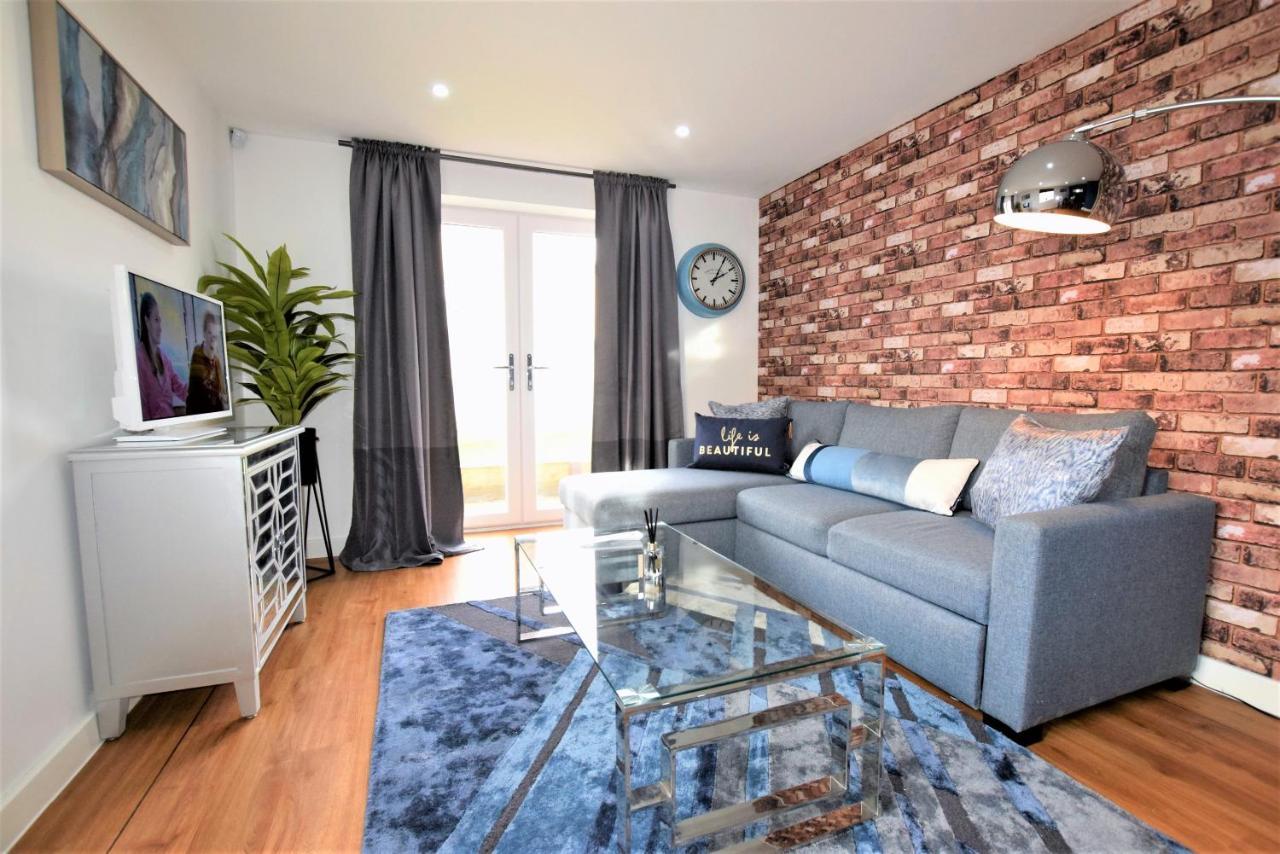 Savoy Court - Free Parking Bristol