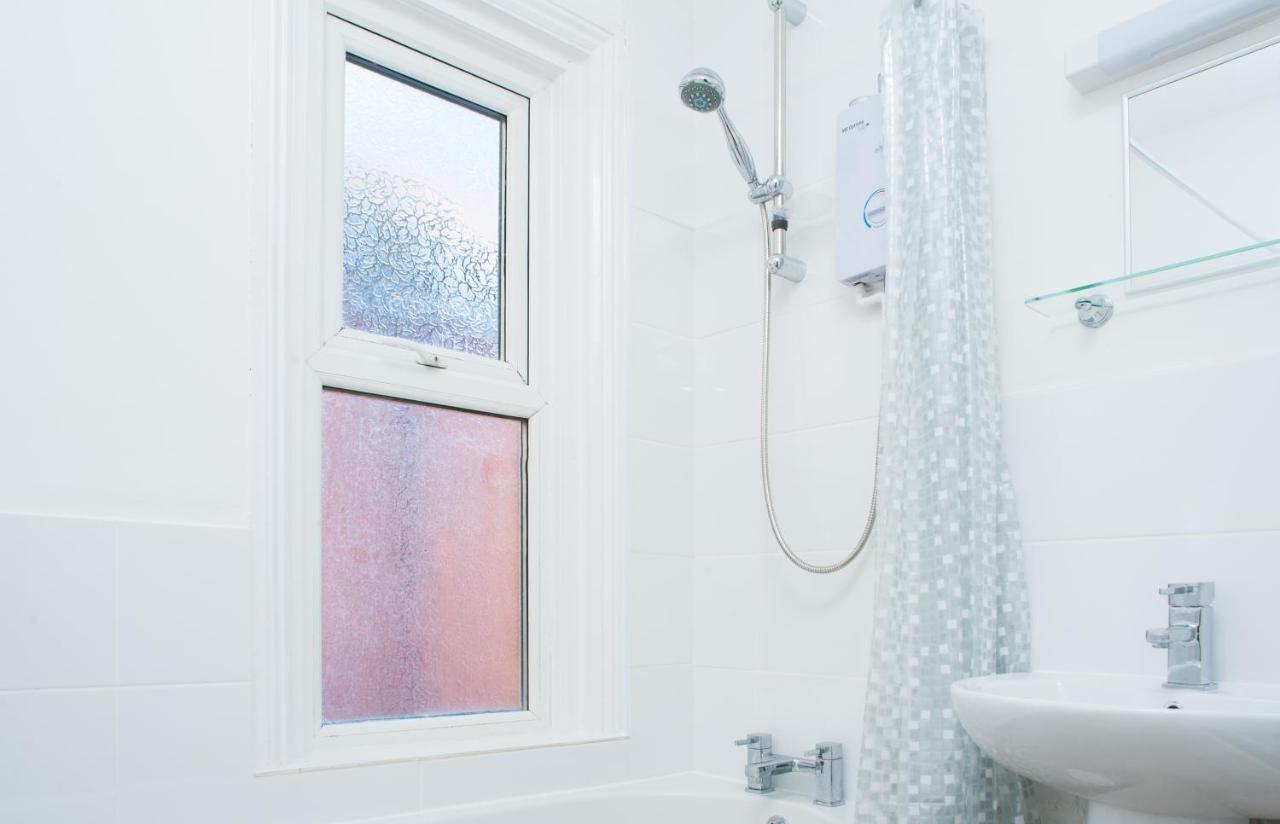 Mycityhaven - 3 Bedroom Shirehampton Flat Near Avonmouth & M4 Apartment Bristol