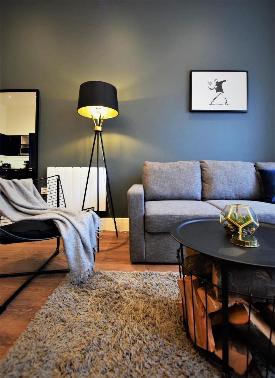 The Hubert - Your Apartment *