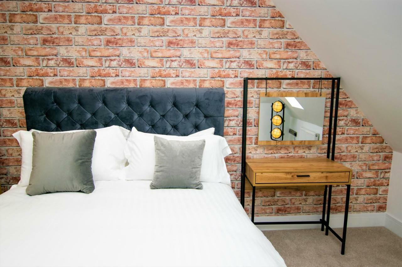 Rowan Tree - Your Apartment Bristol