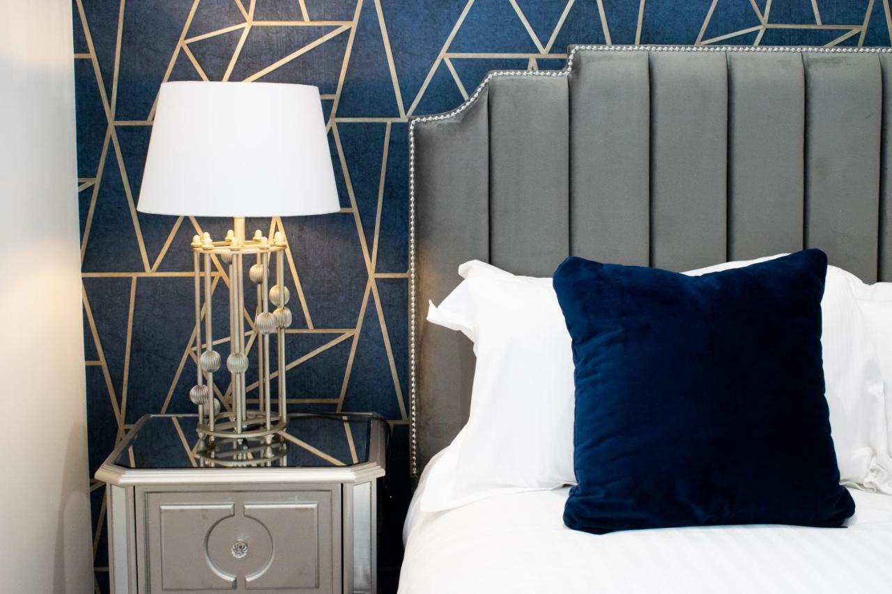 Rowan Tree - Your Apartment Bristol