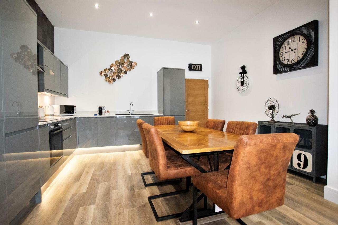 Rowan Tree - Your Apartment Bristol