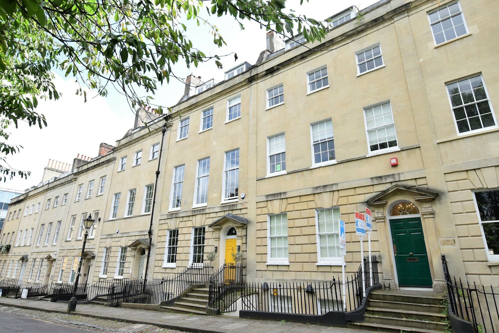 Apartment Berkeley Square Pads *