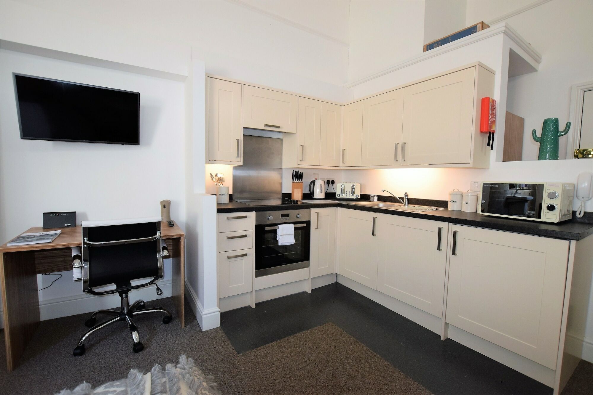 Berkeley Square Pads Apartment Bristol