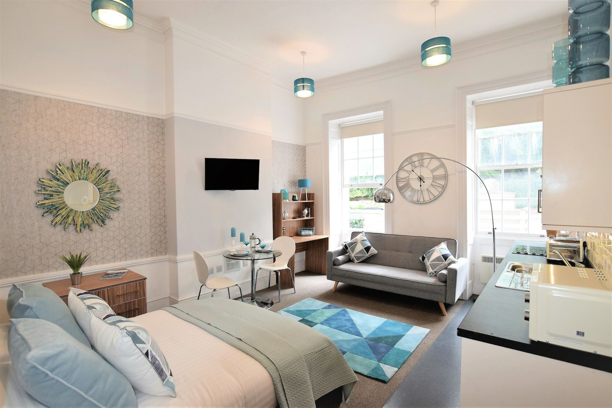 Berkeley Square Pads Apartment