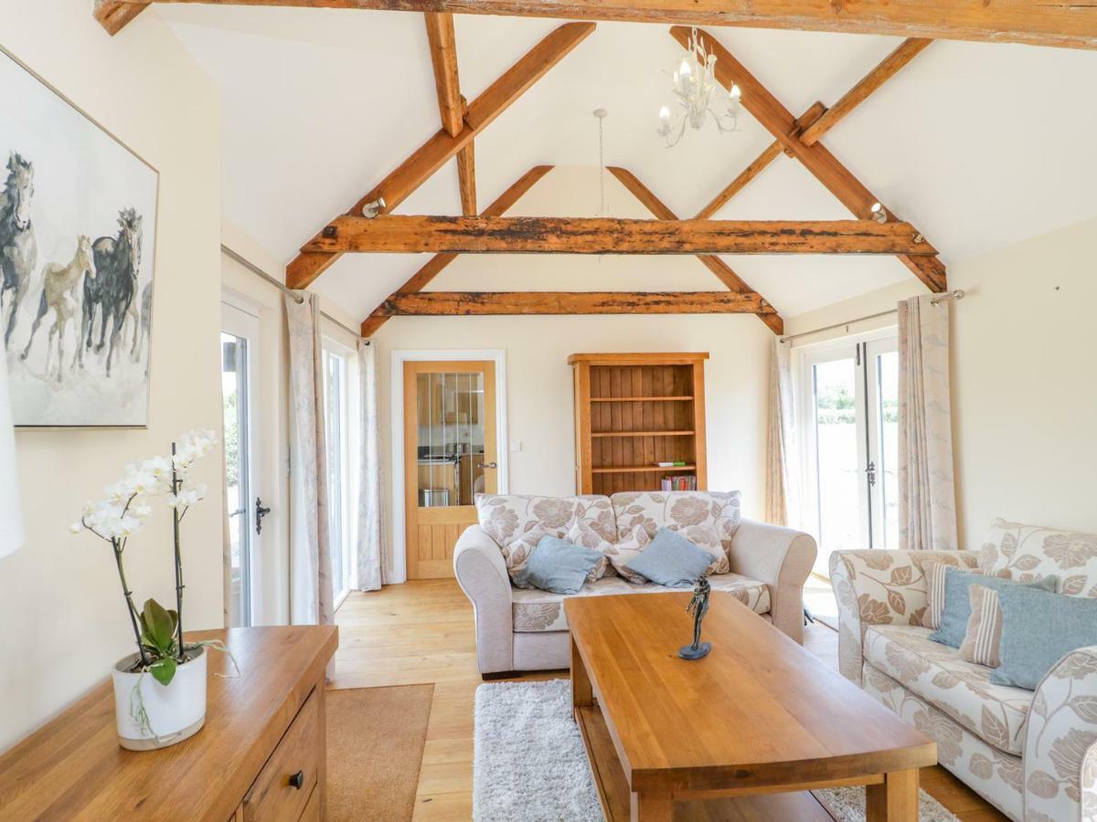 Golden Valley Barn * Bristol