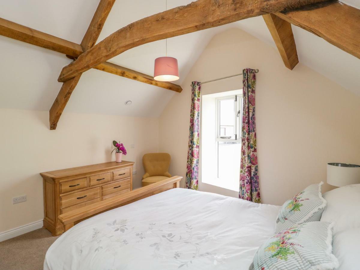 Golden Valley Barn Holiday home *