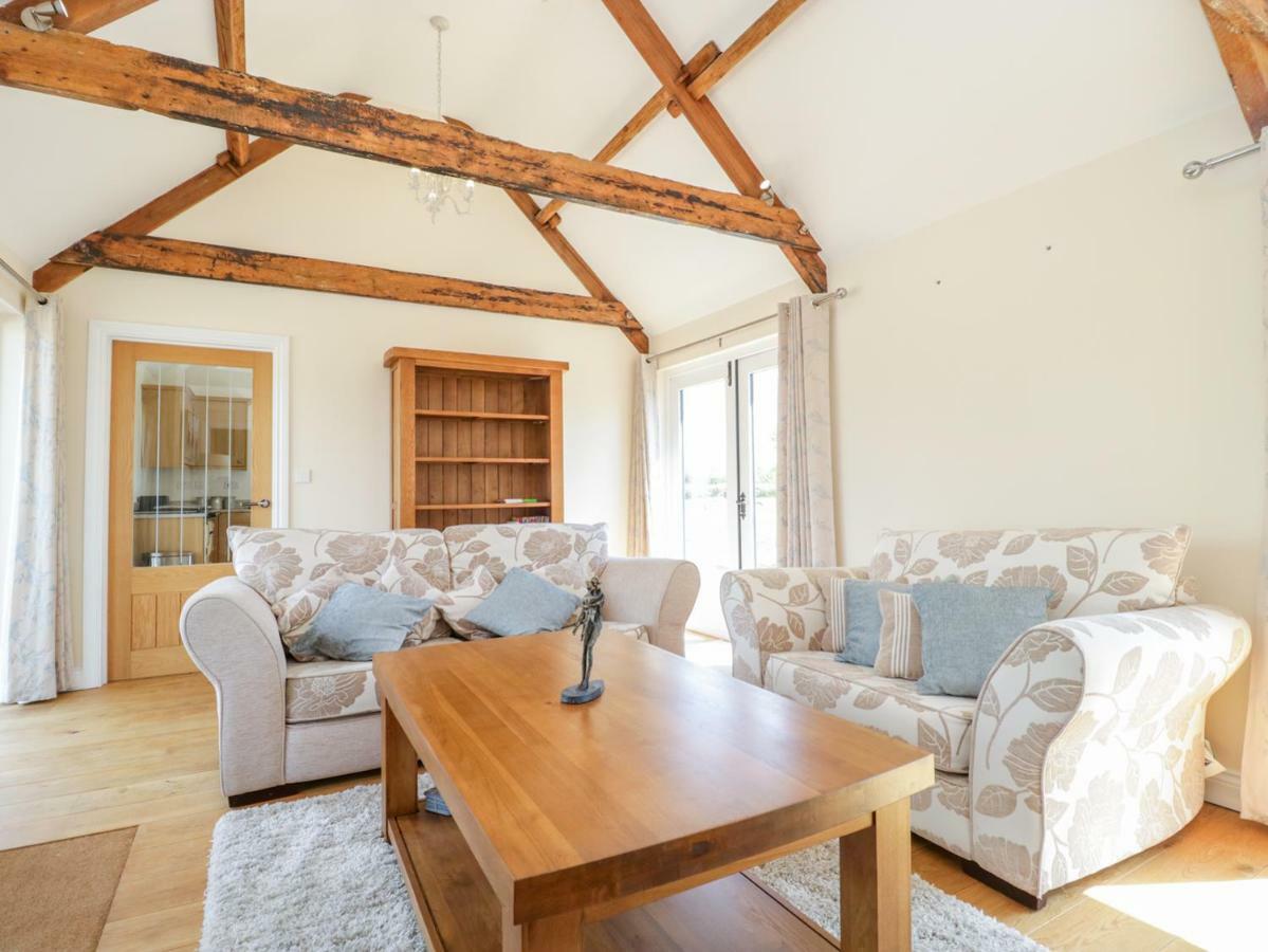 Golden Valley Barn * Bristol