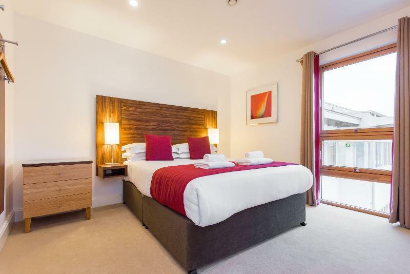 Premier Cabot Circus Hotel 4*