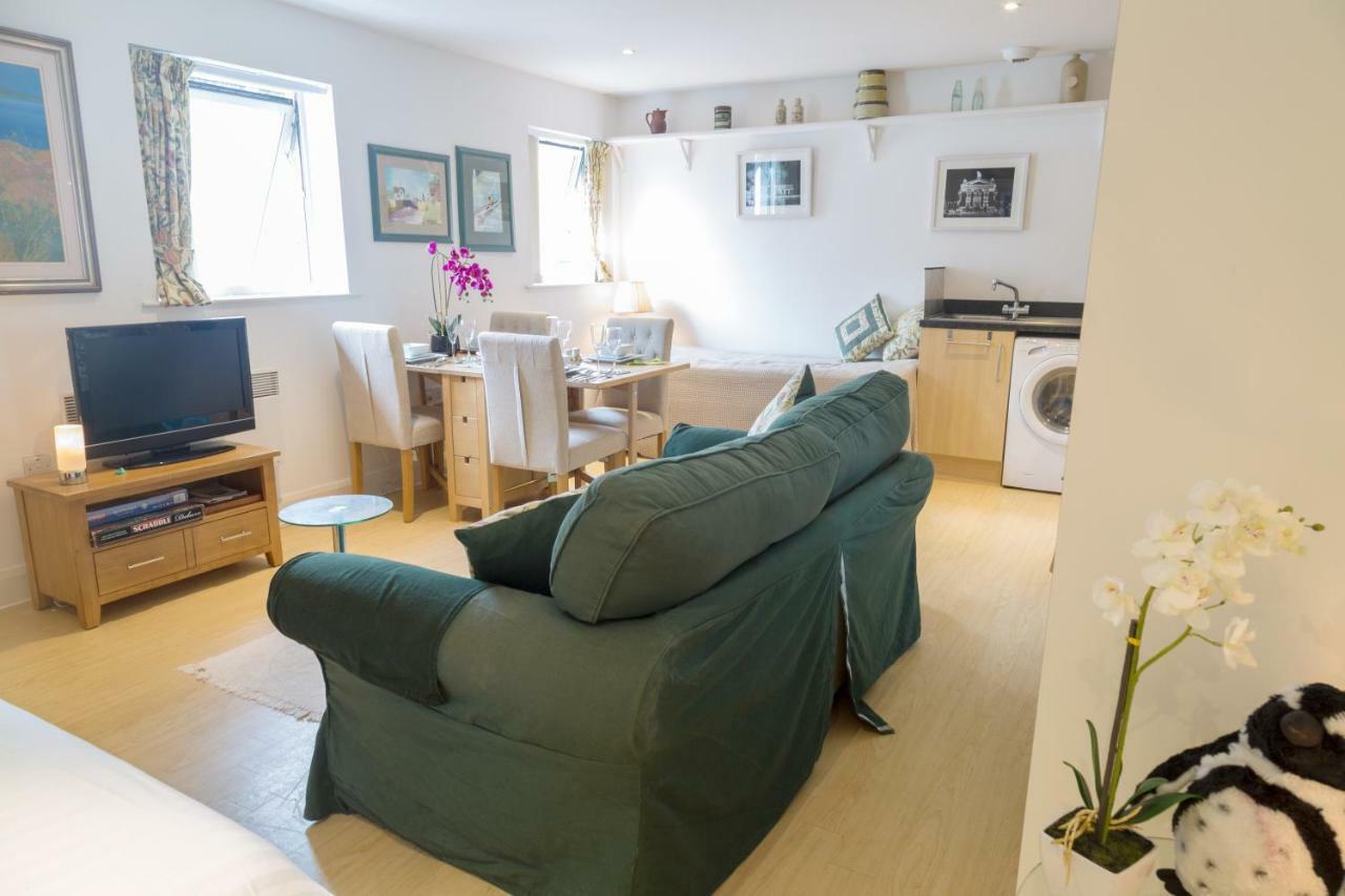 Queens - City Centre Apartment *