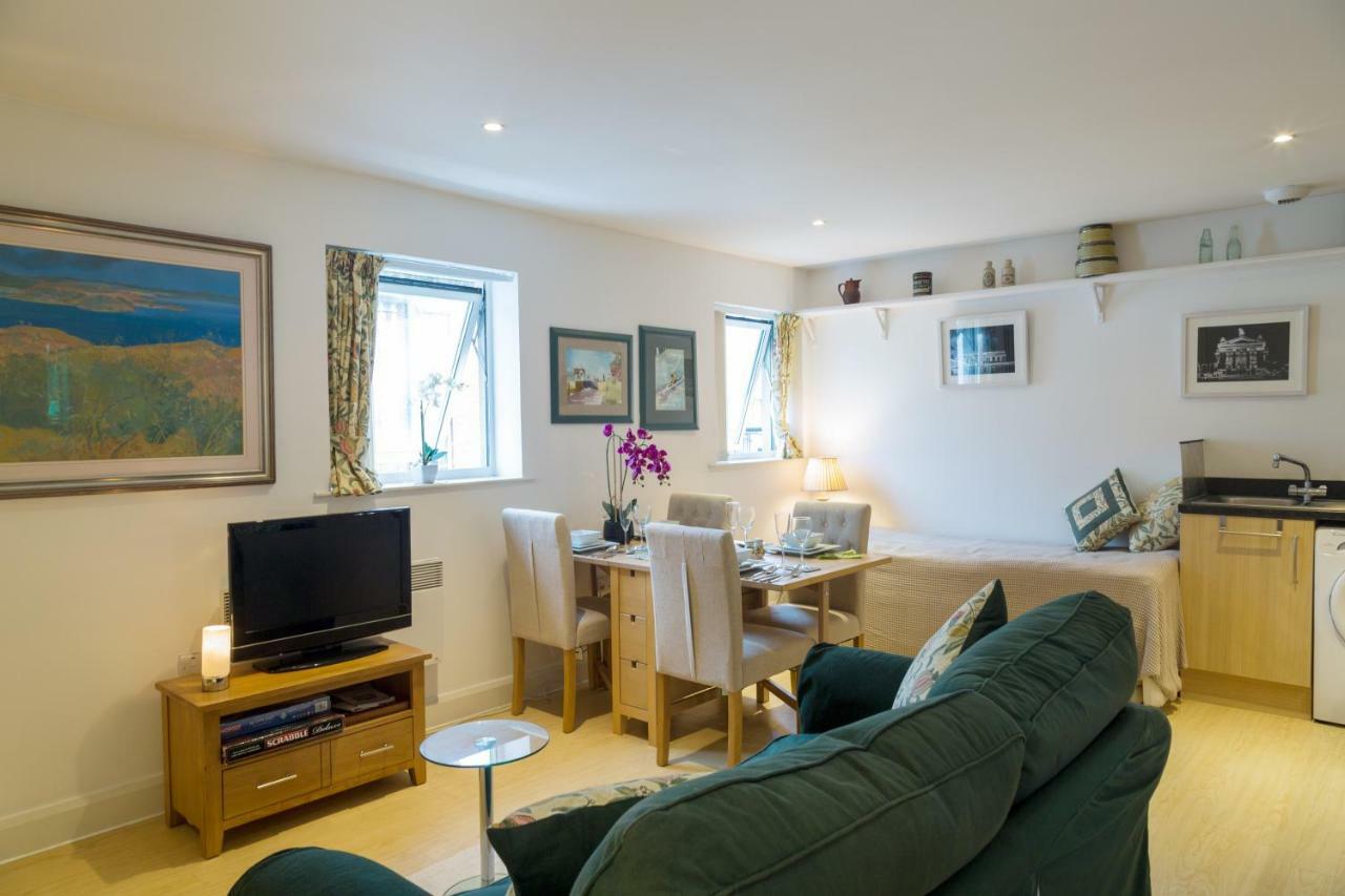 Queens - City Centre Apartment