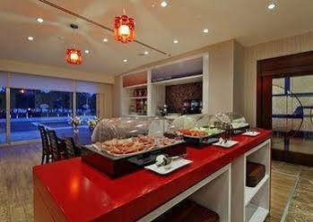 Hampton By Hilton Centre Hotel 3*