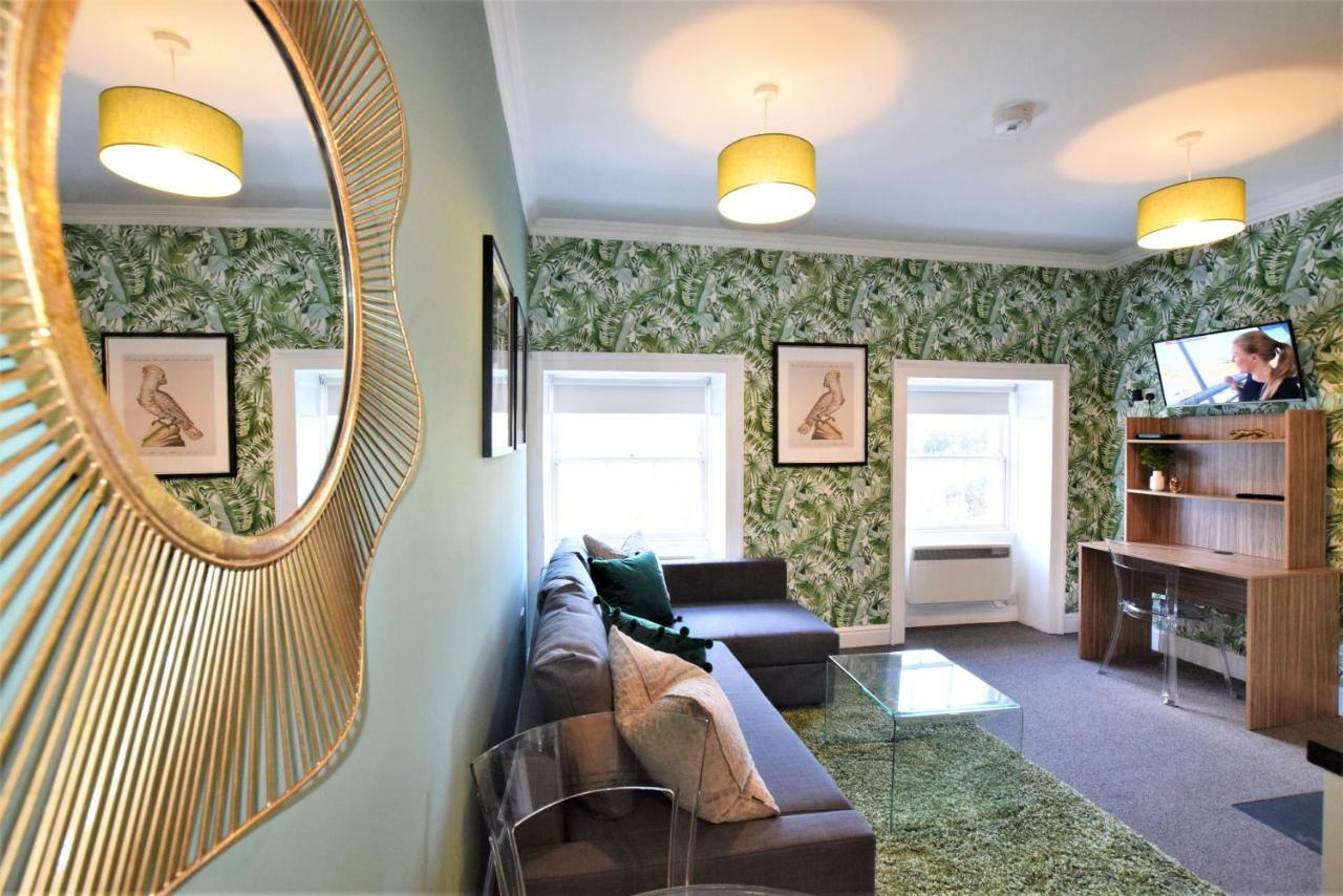 Berkeley Square Pads Apartment Bristol