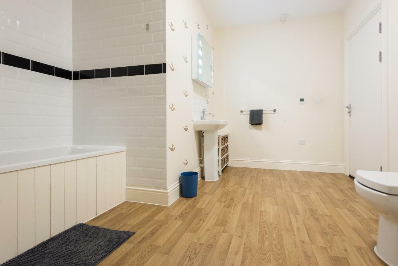 The Broadmead Jungle - Lovely & Central 3bdr *