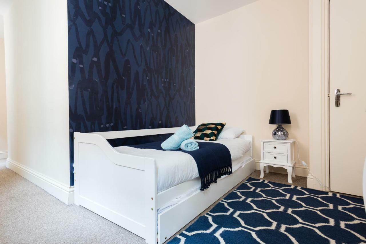 The Broadmead Jungle - Lovely & Central 3bdr Apartment *