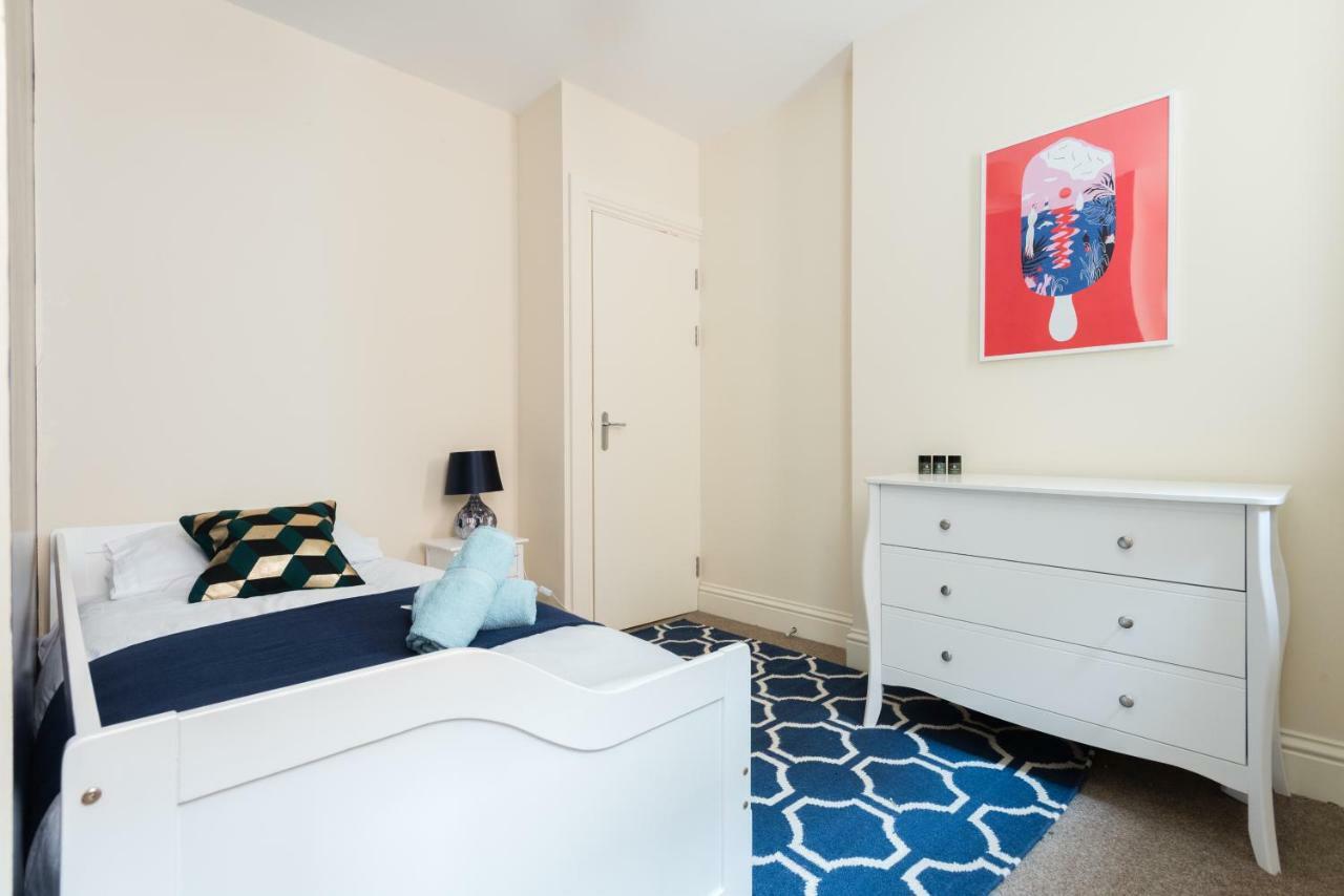 The Broadmead Jungle - Lovely & Central 3bdr *