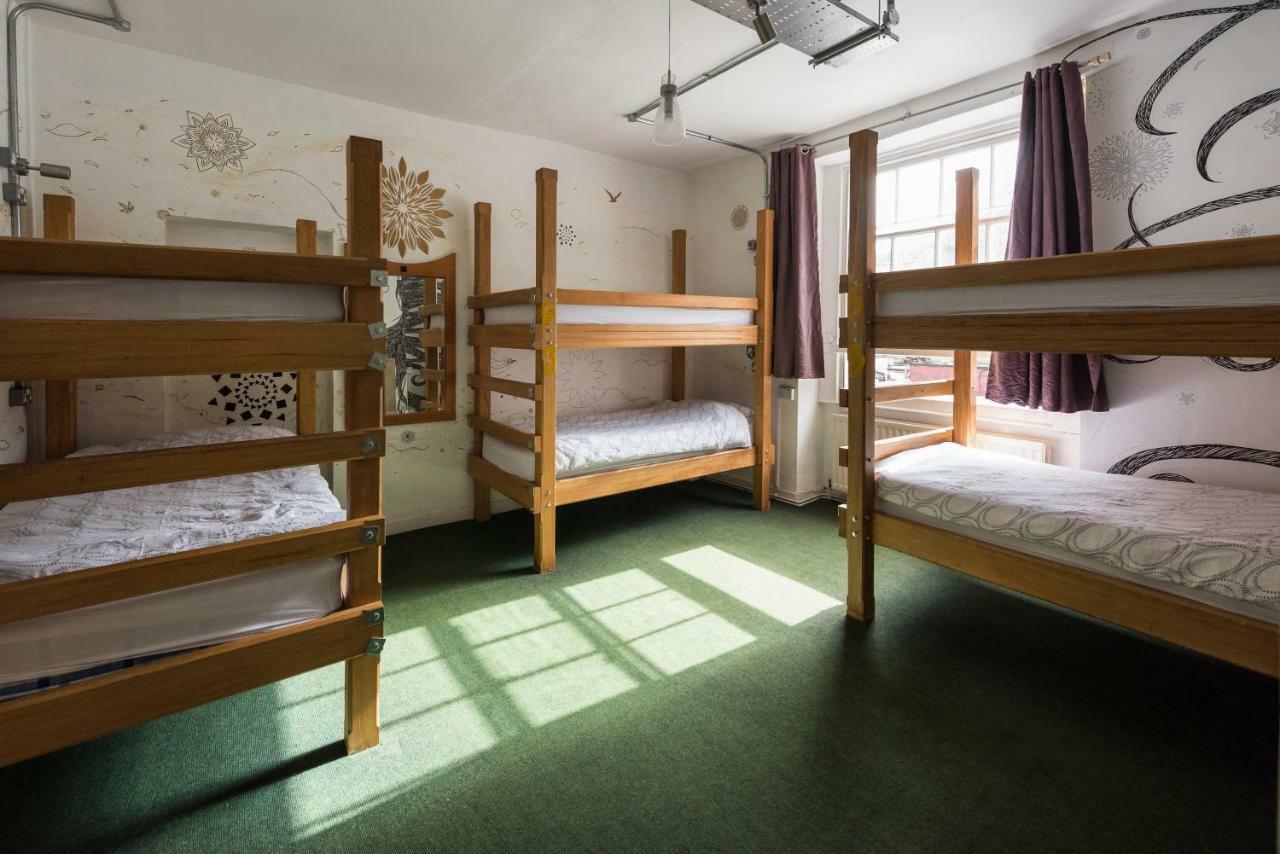 The Full Moon Backpackers * Bristol