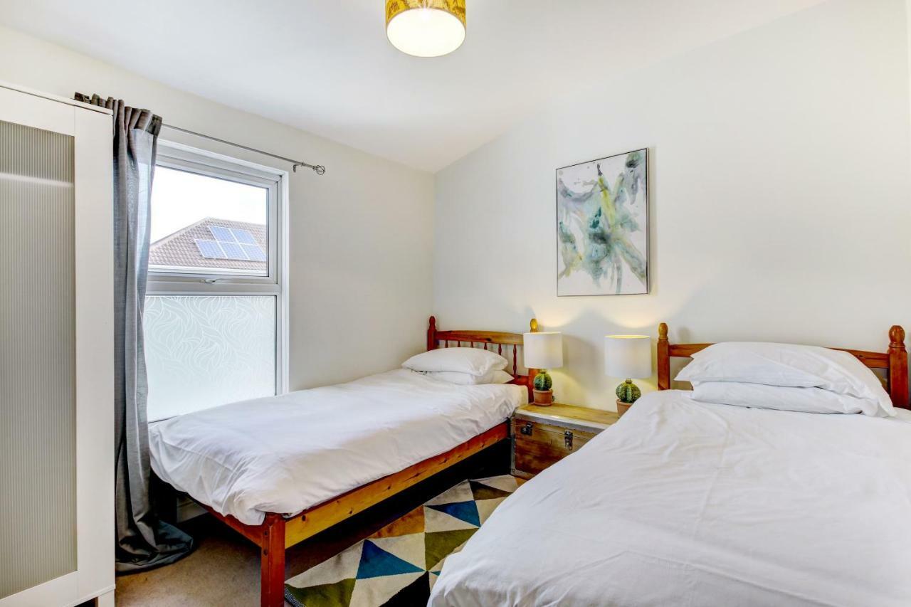 Lovely 3 Bed House In Bristol