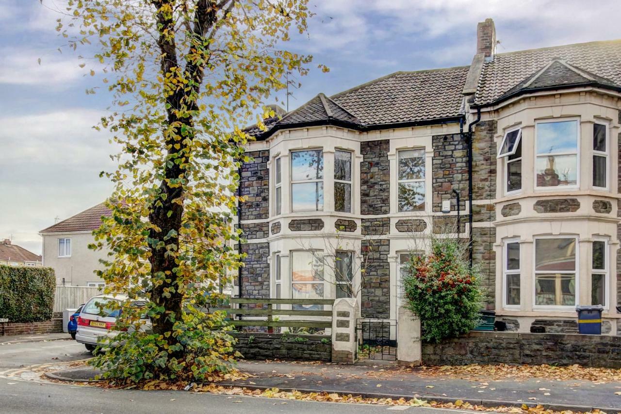 Lovely 3 Bed House In *