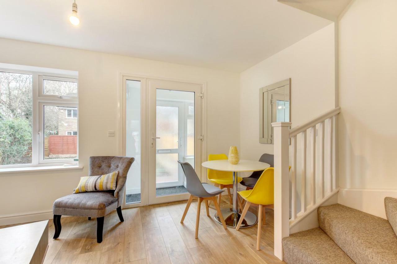 Lovely 2 Bed House In Bristol
