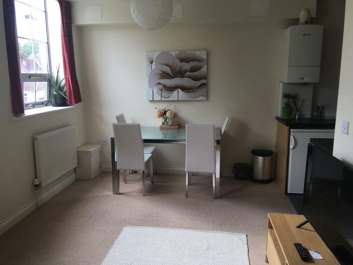 Superb Peaceful 1 Bed In St George. Bristol
