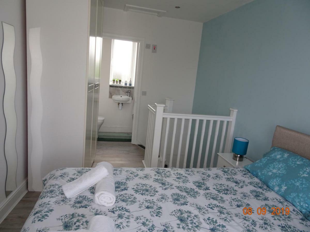 The Whiteways Apartment *