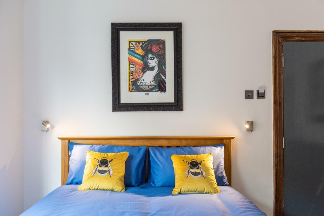 144 Lower Cheltenham Place Guest house *