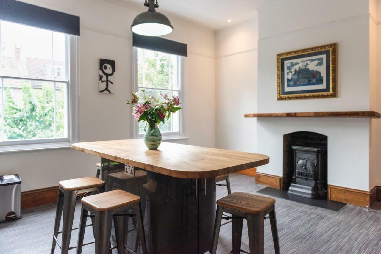 144 Lower Cheltenham Place Guest house Bristol