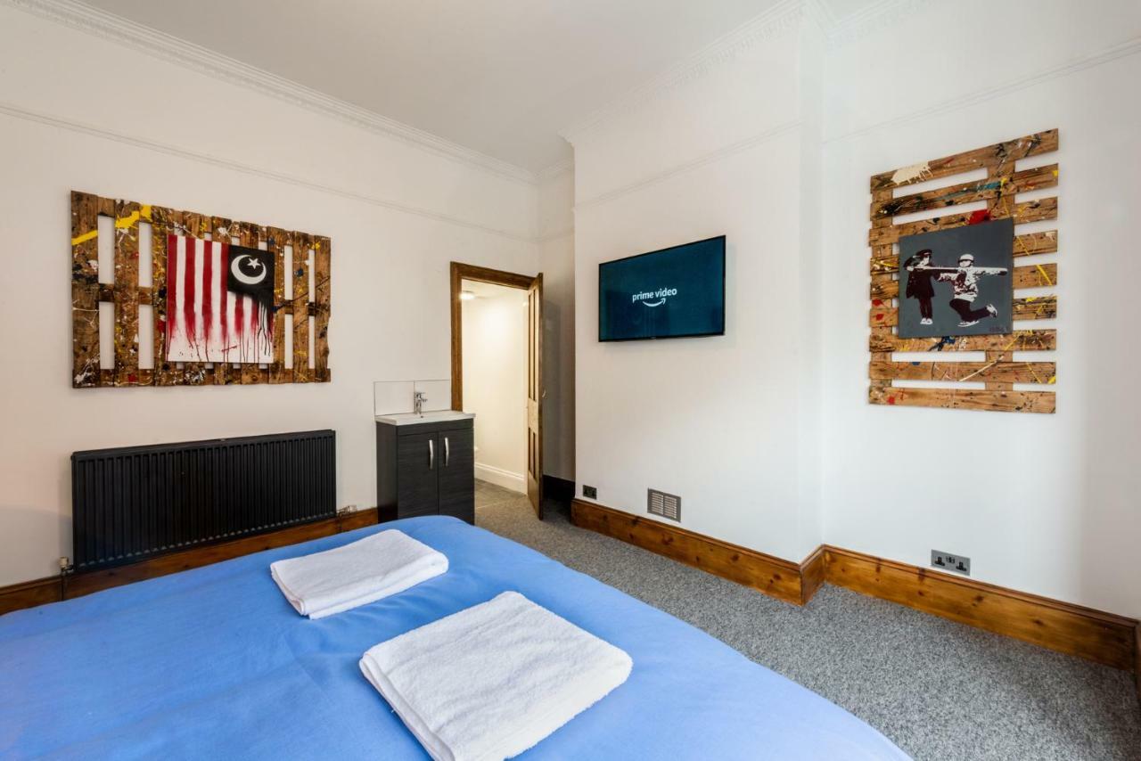 Guest house 144 Lower Cheltenham Place Bristol
