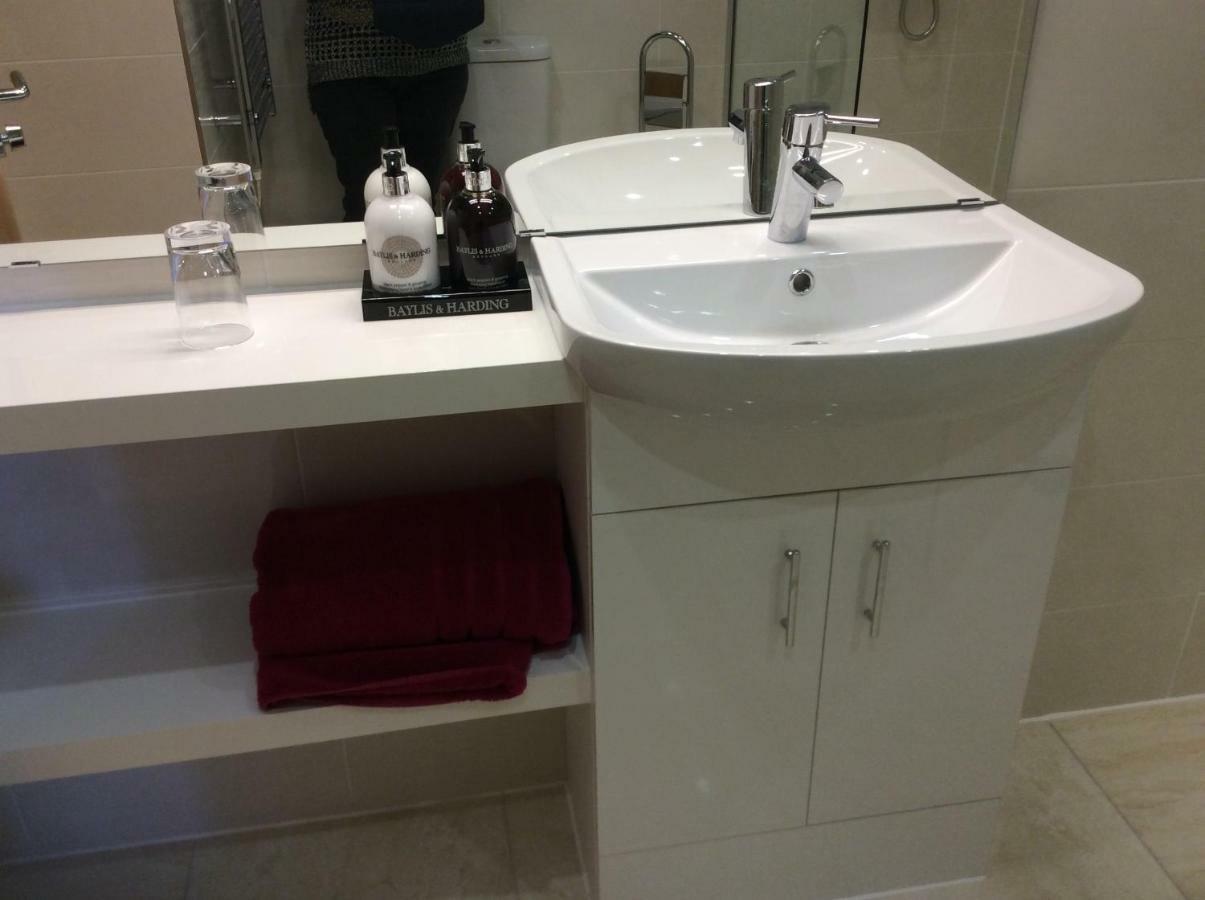 Cloverlea Apartment *
