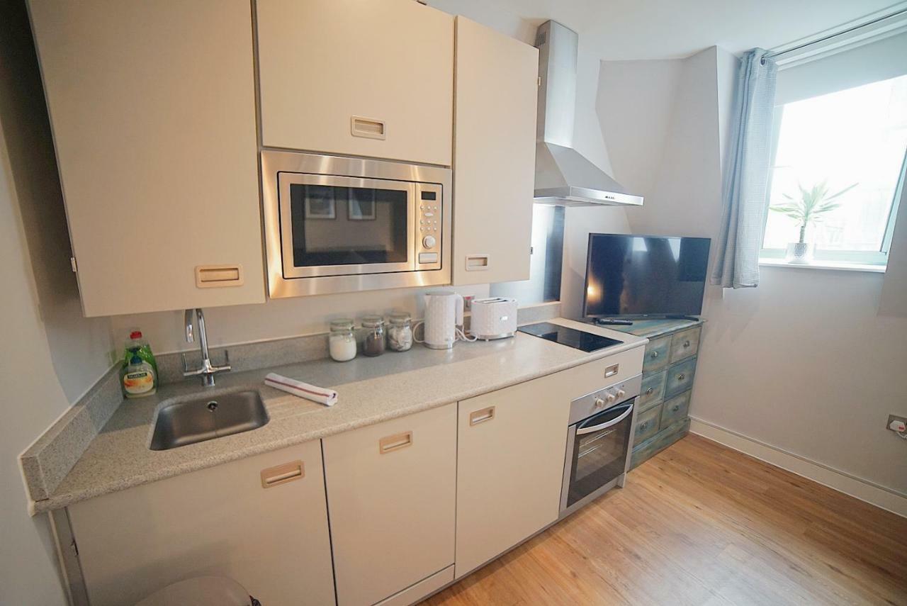 Street Apartment