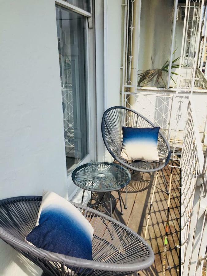 Elegant Period Clifton Balcony - Simplycheckin Apartment *
