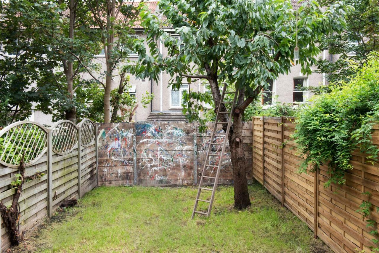 144 Lower Cheltenham Place Guest house