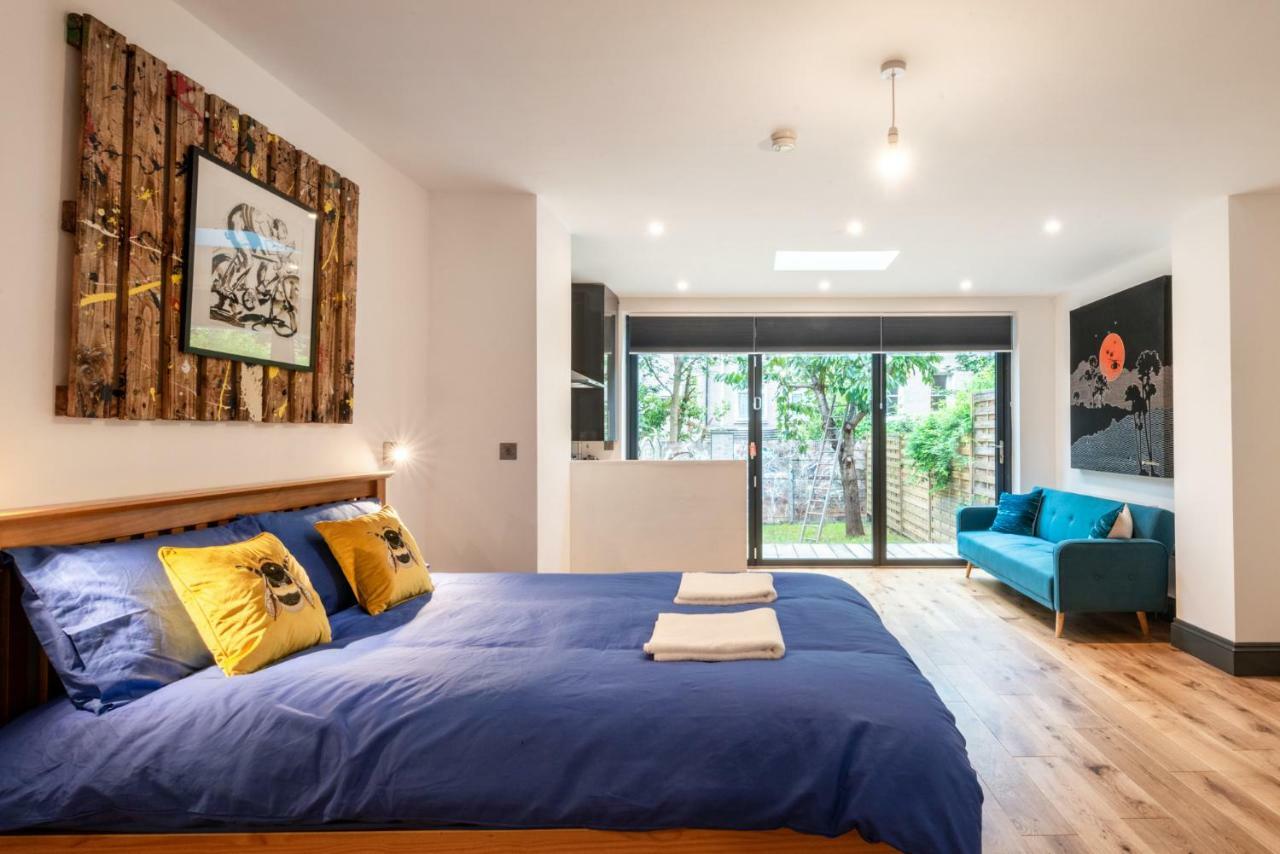 144 Lower Cheltenham Place Guest house *
