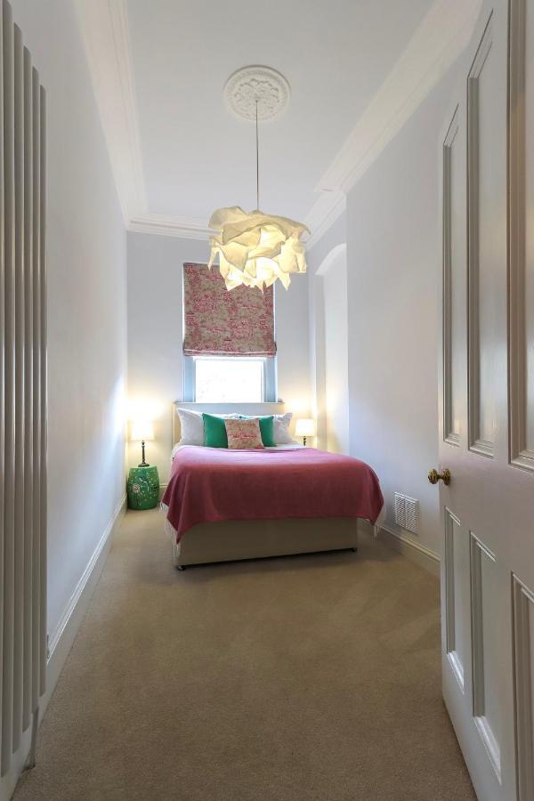 Apartment Bright Modern Two Bed With Parking