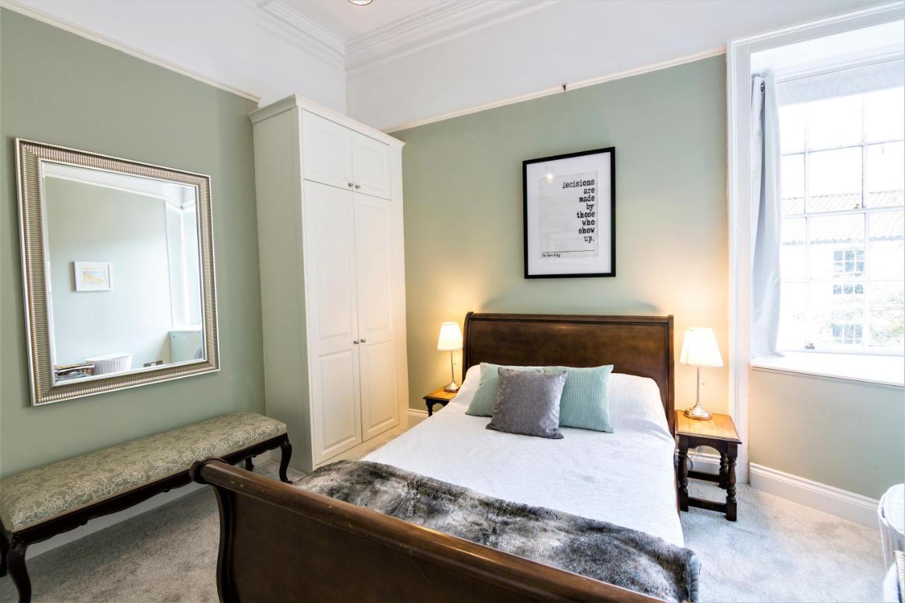 The Crescent - Your Apartment *